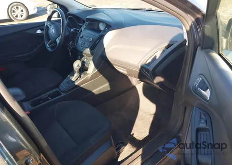 2018 Ford Focus Se z USA, uszkodzony, nr VIN 1FADP3K2XJL300227